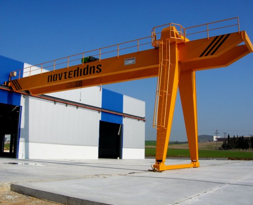 Semi gantry crane kyriazakos